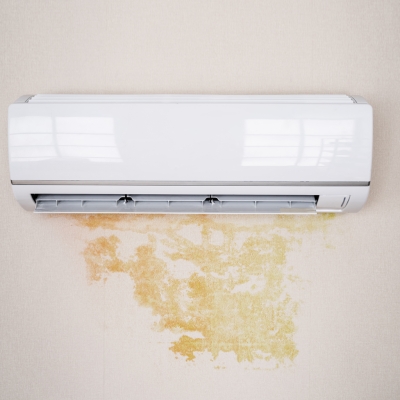 AC Water Leakage Service expert servicing in Kolkata